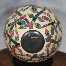Load image into Gallery viewer, Mata Ortiz Pottery - Yuli Mora - Dragonflies & Vines