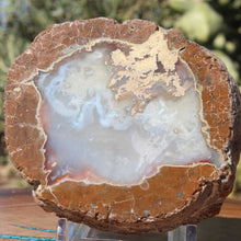 Load image into Gallery viewer, Oregon Thunderegg - Whistler Springs - Open Chamber