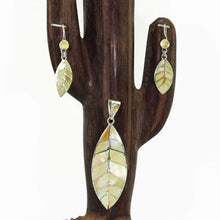 Load image into Gallery viewer, Set of Peruvian Earrings & Pendant - Nacre Sacred Cocoa Leaf - Urin Huanca