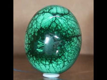 Load and play video in Gallery viewer, Malachite Ice Flows - Crystal Mineral - Hand Shaped Egg