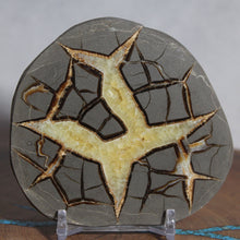 Load image into Gallery viewer, Septarian Geode - Double Yellow Points Calcite Pattern