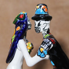 Load image into Gallery viewer, Close-up of faces talavera ceramic newlyweds