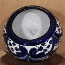 Load image into Gallery viewer, Top view of talavera pottery