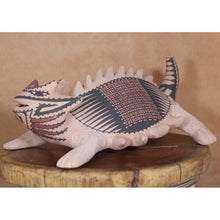 Load image into Gallery viewer, Horned Lizard Clay Sculpture - Mata Ortiz Cultural Folk Art - Señor Tomas Quintana
