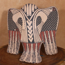 Load image into Gallery viewer, Mata Ortiz Vulture - Mata Ortiz Wildlife Figure - Señor Tomas Quintana
