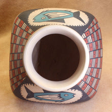 Load image into Gallery viewer, Señor Oscar Ortiz - Primitive Fishes - Mexican Pottery