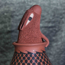 Load image into Gallery viewer, Señor Manuel Rodriguez Guillen - Prairie Dog in Pot - Mexican Mata Ortiz Pottery
