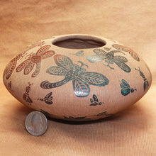 Load image into Gallery viewer, Ms. Alina Arrieta - Butterflies on Low Profile Pot - Mexican Mata Ortiz Pottery