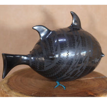 Load image into Gallery viewer, Mata Ortiz Pottery - Señor Eli Ortiz - Long Fin Fish
