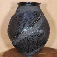 Load image into Gallery viewer, Señor Israel Sandoval - Large Black Corrugated - Mata Ortiz Pottery
