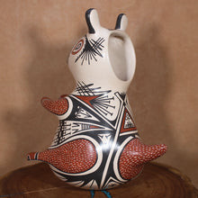 Load image into Gallery viewer, Mythical Effigy Sculpture - Mata Ortiz Cultural Folk Art - Señor Jorge Guillen
