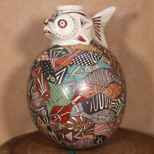 Load image into Gallery viewer, Artist Manuel Rodriguez Guillen - Fish on Pottery - Mata Ortiz
