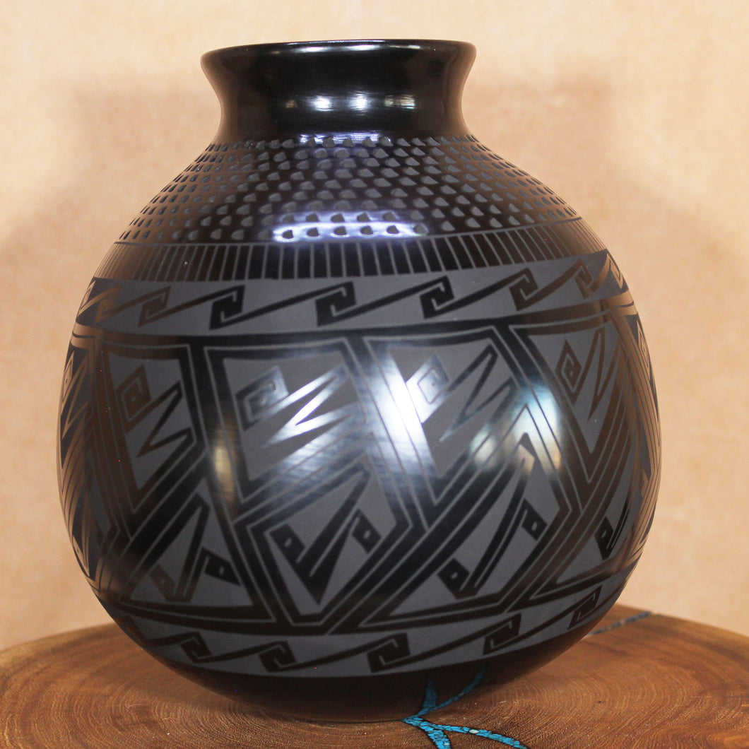 Ms. Tomasa Mora - Textured Black Pottery - Mata Ortiz Tradition