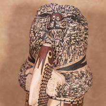 Load image into Gallery viewer, Señor Tomas Quintana - Bear w/ Fish - Mexican Mata Ortiz Pottery
