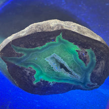 Load image into Gallery viewer, Blue &amp; Brown Dugway Geode Fissure Crystals Chamber
