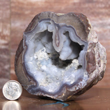 Load image into Gallery viewer, Blue Dugway Geode Half Green Fluorescence
