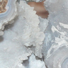 Load image into Gallery viewer, Blue Dugway Open Back Geode Fluoresces
