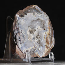 Load image into Gallery viewer, Blue Dugway Geode Half Large Open Chamber
