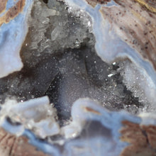 Load image into Gallery viewer, Blue &amp; Brown Dugway Geode Prominent Crystals Chamber
