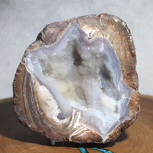 Load image into Gallery viewer, Blue Dugway Open Lumpy Geode Green Fluorescence
