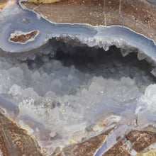 Load image into Gallery viewer, Close-up of Crystal points in dugway geode chamber
