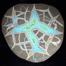 Load image into Gallery viewer, Septarian Geode - Double Yellow Points Calcite Pattern
