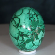 Load image into Gallery viewer, Malachite Crystal Egg - Intense Variations
