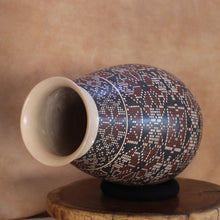 Load image into Gallery viewer, Señor Abraham Gutierrez - Eye Bending Pattern - Mata Ortiz Pottery
