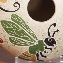 Load image into Gallery viewer, Close-up of Queen Bee Mata Ortiz Pottery
