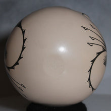 Load image into Gallery viewer, Ms. Angela Corona - 3 Dimensional Lizards - Mata Ortiz Pottery
