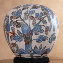 Load image into Gallery viewer, Mata Ortiz Pottery - Ms. Armida Corona - Nature &amp; Blended Glaze
