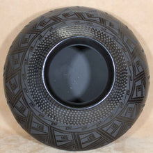 Load image into Gallery viewer, Señor Armando Silveira - Wide &amp; Low Black Pottery - Mata Ortiz Tradition
