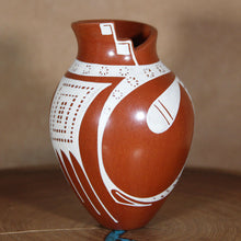 Load image into Gallery viewer, Ms. Avelina Corona - White Lace Glaze on Brown - Mata Ortiz Pottery
