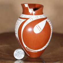 Load image into Gallery viewer, Ms. Avelina Corona - White Lace Glaze on Brown - Mata Ortiz Pottery
