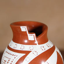 Load image into Gallery viewer, Ms. Avelina Corona - White Lace Glaze on Brown - Mata Ortiz Pottery
