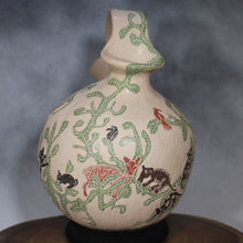Load image into Gallery viewer, Señor Beto Reyes - Wedding Vase - Mata Ortiz Pottery
