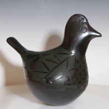 Load image into Gallery viewer, Side view of Mata Ortiz Bird
