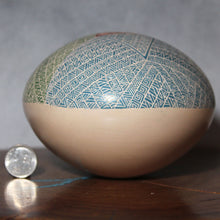 Load image into Gallery viewer, Mata Ortiz Pottery - Ms. Daisy Ramirez - Pastel Triangles
