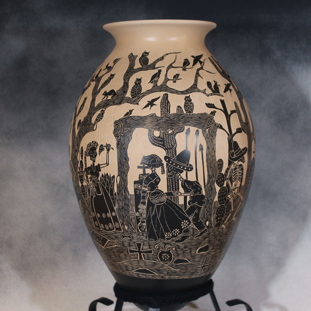 Large Mata Ortiz Pottery Day of the Dead
