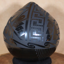 Load image into Gallery viewer, Señor Eduardo Ortiz - Black Polished Pottery - Mata Ortiz Tradition
