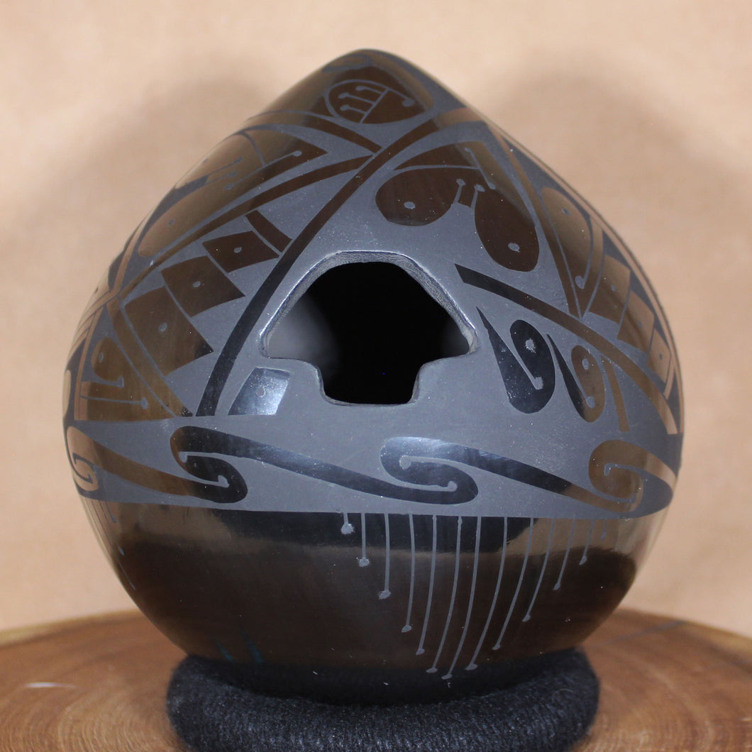 Señor Eduardo Ortiz - Black Polished Pottery - Mata Ortiz Tradition