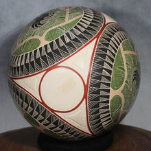 Load image into Gallery viewer, Señor Eleuterio Piña - Feeding Hummingbirds - Mexican Mata Ortiz Pottery
