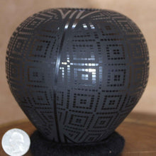 Load image into Gallery viewer, Señor Eli Ortiz - Black Gourd Olla - Mata Ortiz Pottery
