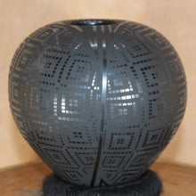 Load image into Gallery viewer, Señor Eli Ortiz - Black Gourd Olla - Mata Ortiz Pottery
