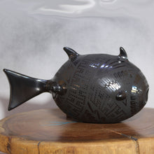 Load image into Gallery viewer, Mata Ortiz Pottery - Master Artist Eli Ortiz - Black Swimming Fish

