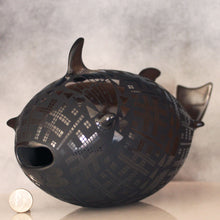 Load image into Gallery viewer, Mata Ortiz Pottery Fancy Tail Goldfish
