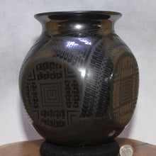 Load image into Gallery viewer, Señor Eli Ortiz - Paquime Cross - Mata Ortiz Pottery
