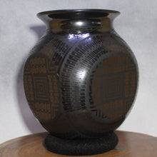 Load image into Gallery viewer, Señor Eli Ortiz - Paquime Cross - Mata Ortiz Pottery
