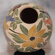 Load image into Gallery viewer, Top view of Mata Ortiz Hummingbird Pottery
