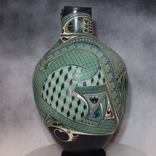 Load image into Gallery viewer, Artist Señor Fabian Ortiz Mata Ortiz Pottery
